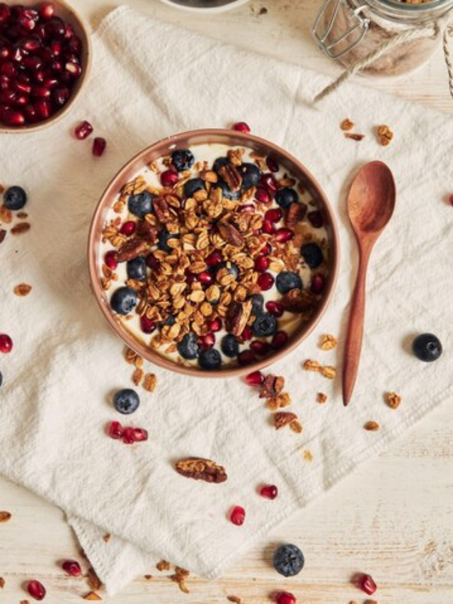 10 Ways to Sweeten Your Oatmeal Naturally