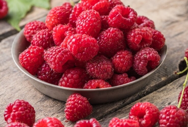 Raspberries: The Fruit That May Help with Heart Protection and Fiber Intake