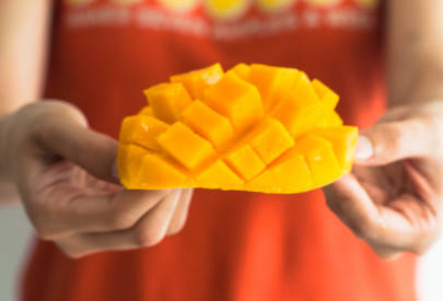 Mango: The Fruit That May Help with Eye Health and Digestion