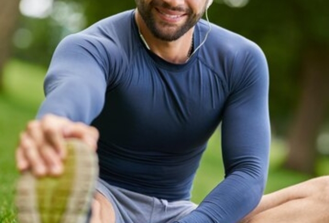 A Personal Trainer’s Secret: These 6 Mobility Moves Protect Your Joints and Boost Gym Performance